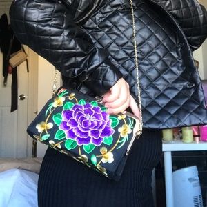 Embroidery chain bag